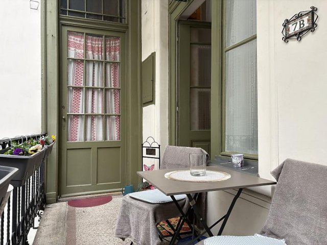 Eladó téglalakás, Budapesten, VI. kerületben, Andrássy úton