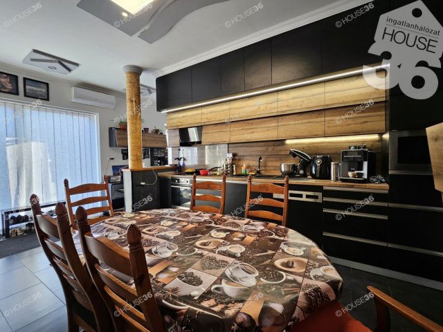 Eladó családi ház, Kecskeméten 89.8 M Ft, 3 szobás