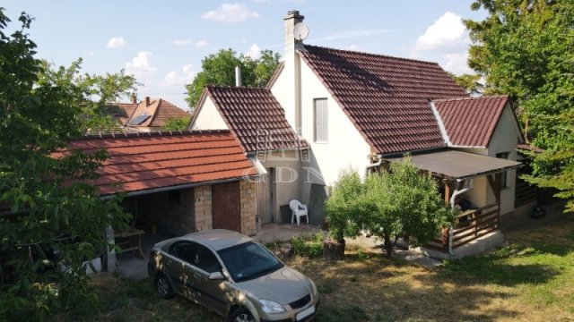 Eladó családi ház, Szabadbattyánban 72 M Ft, 2 szobás