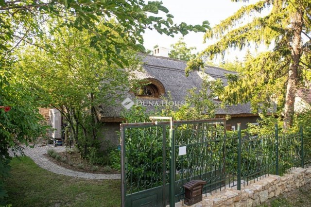 Eladó családi ház, Balatonfüreden 289.99 M Ft, 3 szobás