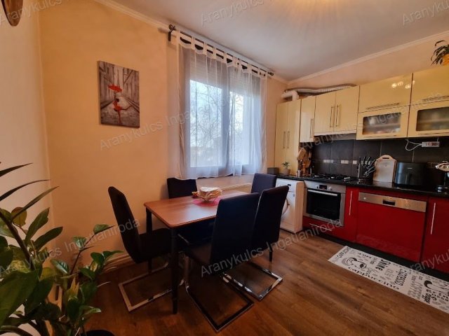 Eladó téglalakás, Gyulán 44.99 M Ft, 2 szobás