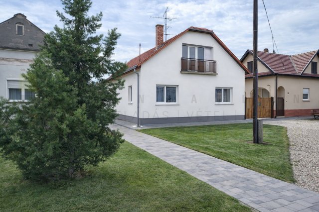 Eladó családi ház, Apátfalván, Templom utcában 11.99 M Ft