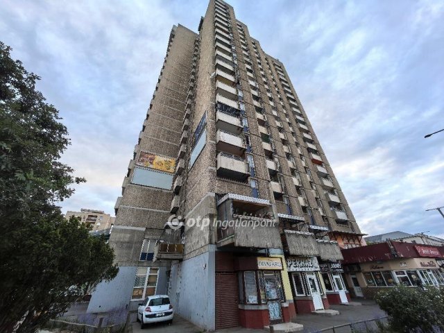 Eladó panellakás, Debrecenben 41.9 M Ft, 1+1 szobás