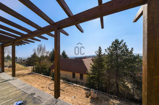 Eladó családi ház, Ürömön 300 M Ft, 5 szobás