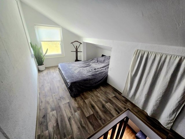 Eladó családi ház, Pécsett 84 M Ft, 5 szobás