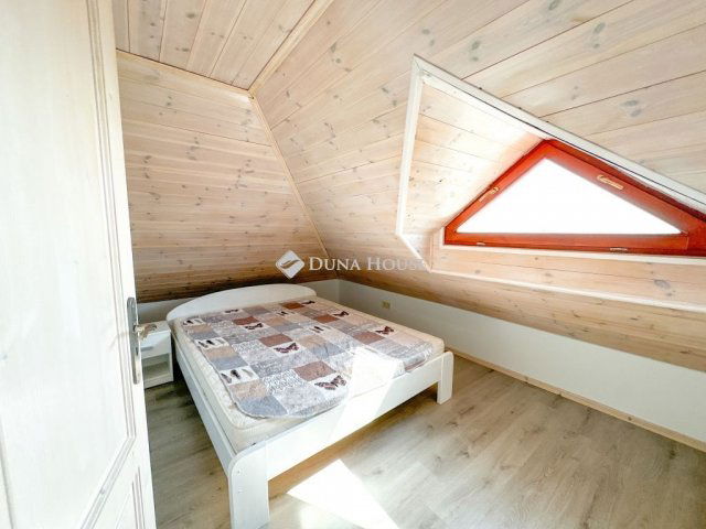 Eladó családi ház, Balatonalmádiban 169 M Ft, 6 szobás