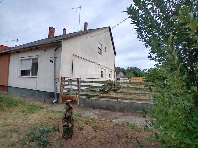 Eladó ikerház, Vaskúton 24.8 M Ft, 4 szobás