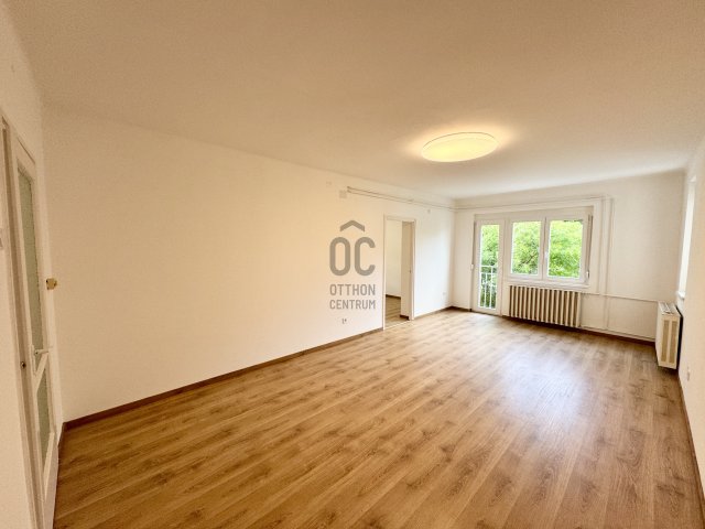 Eladó téglalakás, Szekszárdon, Székely Bertalan utcában