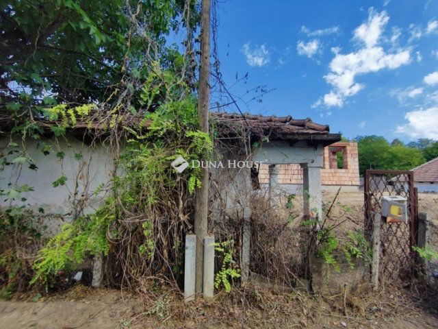 Eladó telek, Úrin 22.5 M Ft / költözzbe.hu