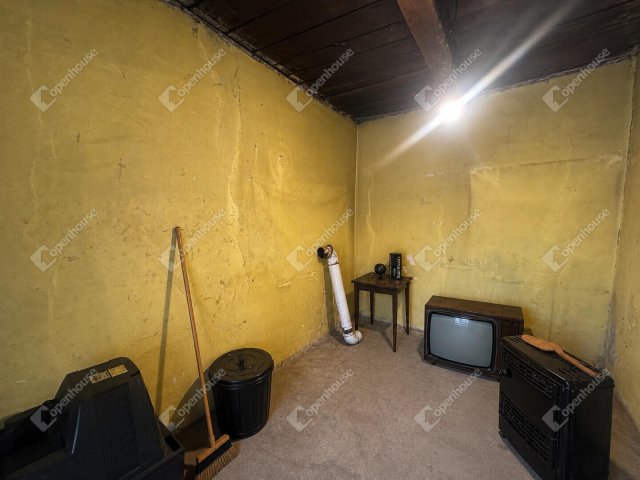 Eladó családi ház, Nagybakónakon 5.3 M Ft, 2 szobás