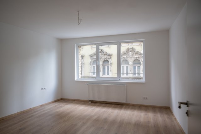 Eladó téglalakás, Budapesten, VI. kerületben, Podmaniczky utcában