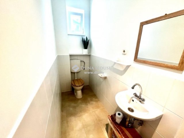 Eladó családi ház, Kecskeméten 134.99 M Ft, 7 szobás