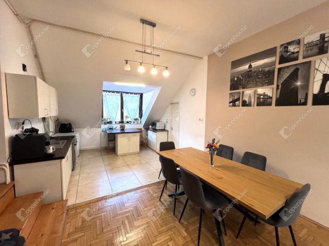 Eladó téglalakás, Sopronban 74.9 M Ft, 4 szobás