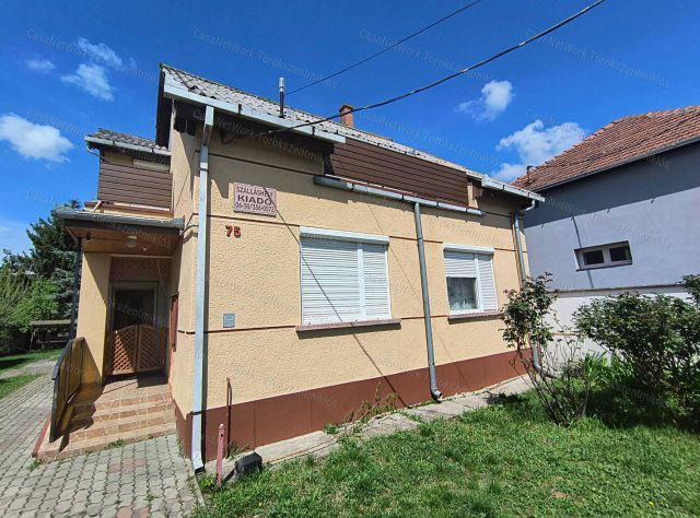 Eladó hotel, Törökszentmiklóson 55 M Ft, 6 szobás