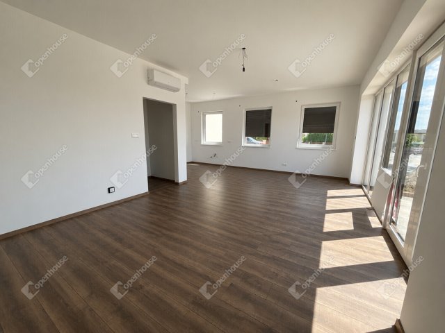 Eladó családi ház, Bábolnán 126 M Ft, 4 szobás