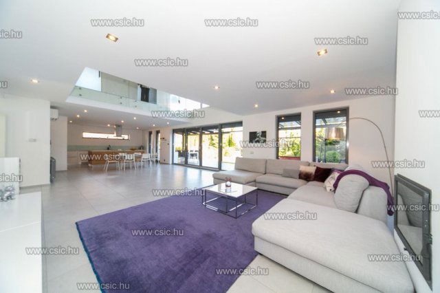 Eladó családi ház, Sződligeten 259 M Ft, 6 szobás