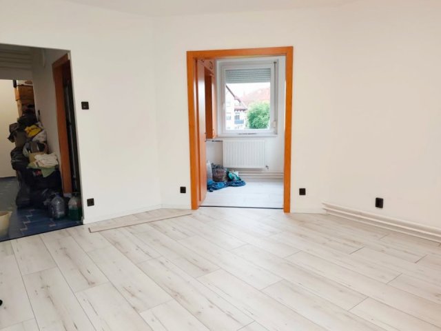 Eladó panellakás, Debrecenben, Vezér utcában 49.9 M Ft, 1 szobás