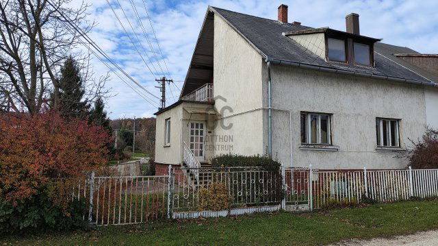 Eladó családi ház, Zircen 42.9 M Ft, 4 szobás