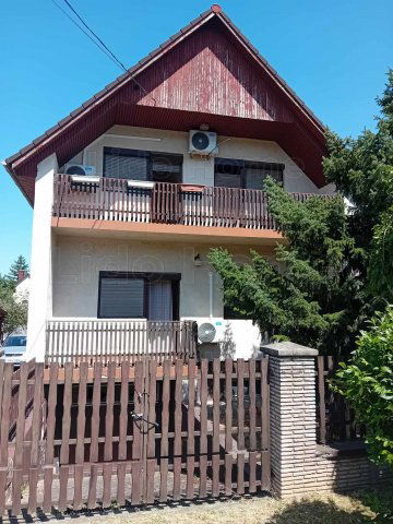 Eladó családi ház, Siófokon 69.5 M Ft, 6 szobás