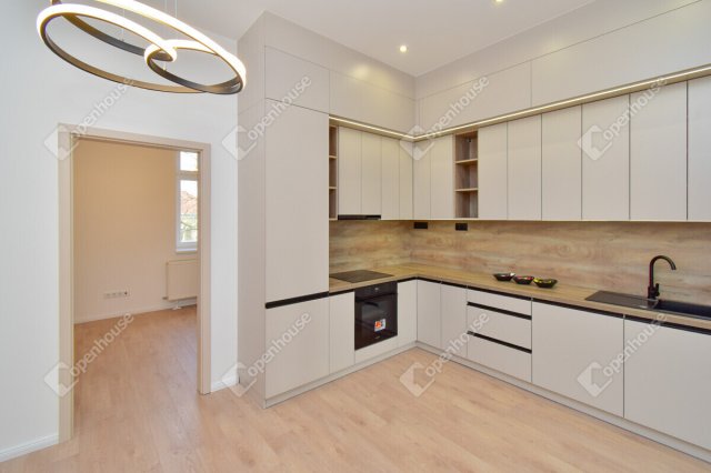 Eladó téglalakás, Szegeden 79 M Ft, 3 szobás