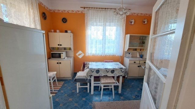 Eladó családi ház, Zsámbokon 45 M Ft, 3 szobás
