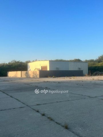 Eladó ipari ingatlan, Zagyvaszántón 199.7 M Ft
