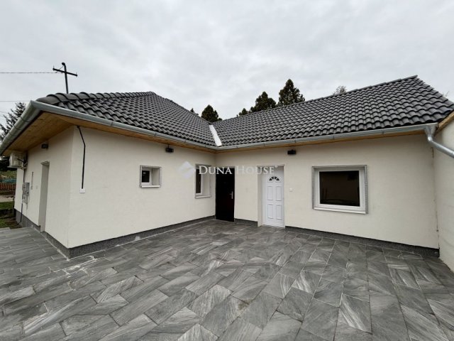 Eladó családi ház, Előszálláson 65 M Ft, 3 szobás