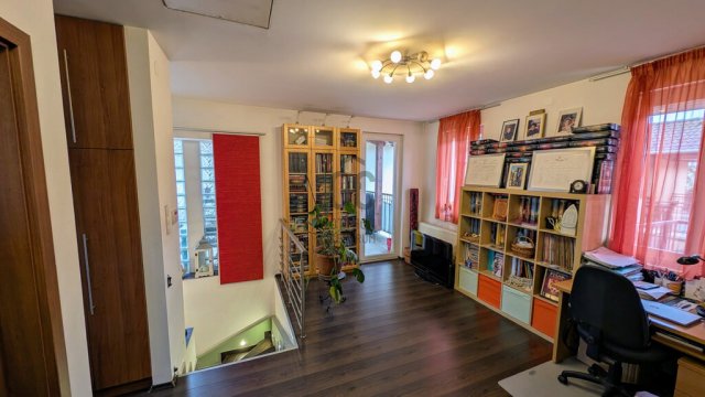 Eladó ikerház, Csömörön 139.9 M Ft, 5 szobás