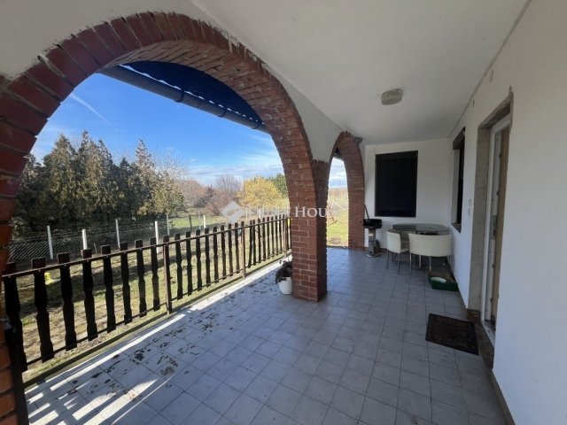 Eladó családi ház, Gárdonyban 99.9 M Ft, 6 szobás