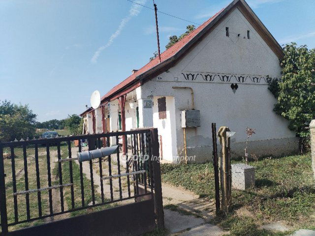 Eladó családi ház, Kislángon 18 M Ft, 3 szobás