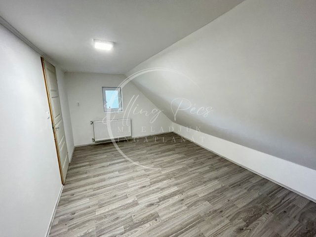 Eladó családi ház, Pécsett 57.9 M Ft, 3+2 szobás