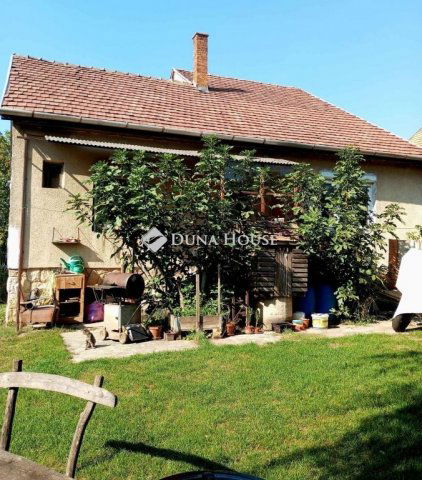 Eladó családi ház, Pátyon 65 M Ft, 3 szobás