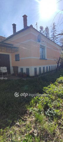 Eladó családi ház, Kispiriten 15.9 M Ft, 4 szobás