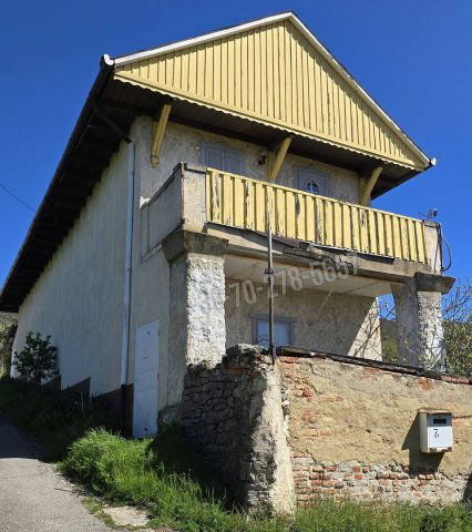 Eladó családi ház, Pécsett 50 M Ft, 4 szobás