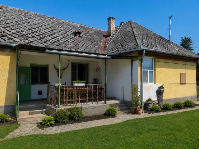 Eladó családi ház, Sárkeresztúron 26.9 M Ft, 4 szobás
