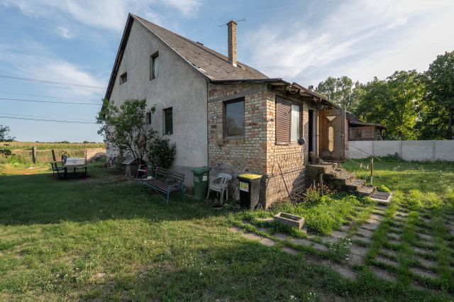 Eladó családi ház, Mocsán 40 M Ft, 5 szobás