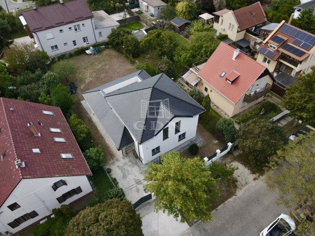 Eladó családi ház, Budapesten, XVI. kerületben 269 M Ft