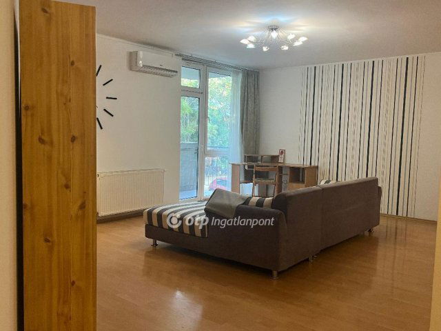 Eladó téglalakás, Budapesten, VIII. kerületben 76.5 M Ft