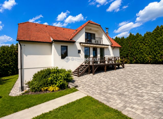 Eladó hotel, Bakonybélben 330 M Ft, 9 szobás