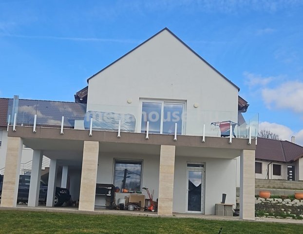 Eladó családi ház, Biatorbágyon 229 M Ft, 6 szobás