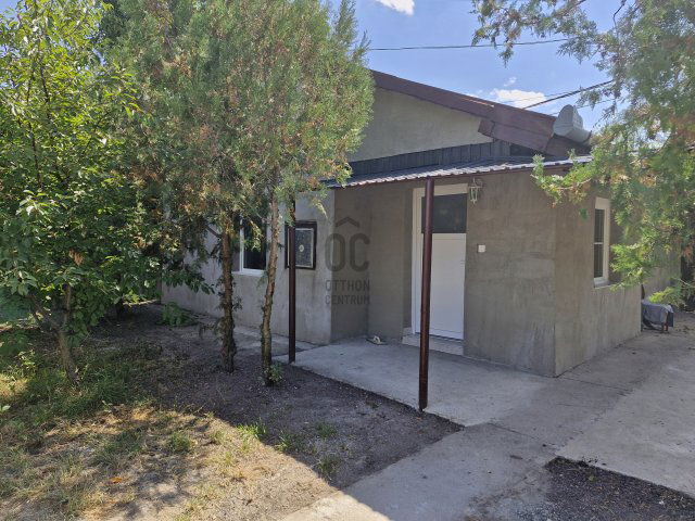 Eladó családi ház, Szolnokon 20 M Ft, 2 szobás