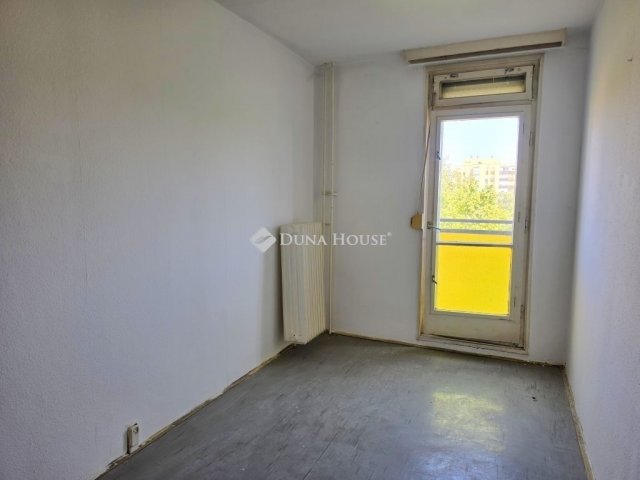 Eladó panellakás, Pécsett 34.9 M Ft, 2 szobás