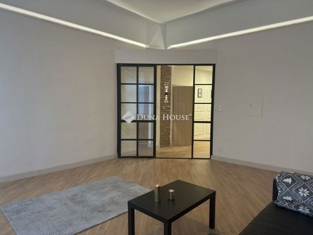 Eladó téglalakás, Budapesten, VI. kerületben 164 M Ft, 4 szobás