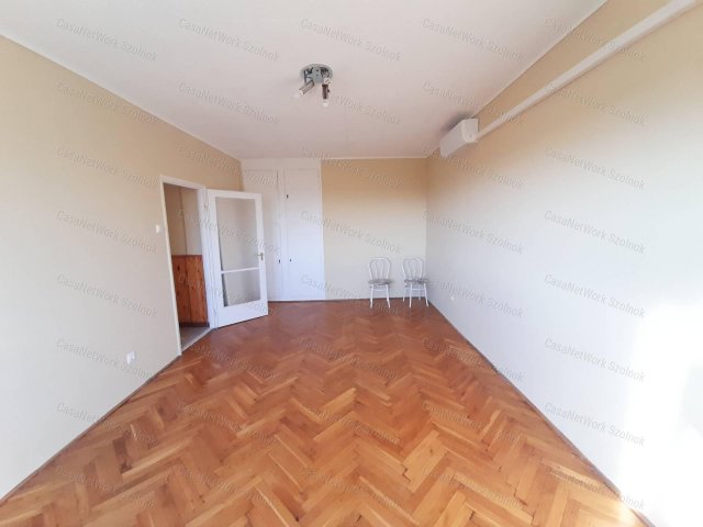 Kiadó téglalakás, albérlet, Szolnokon 110 E Ft / hó, 1+1 szobás