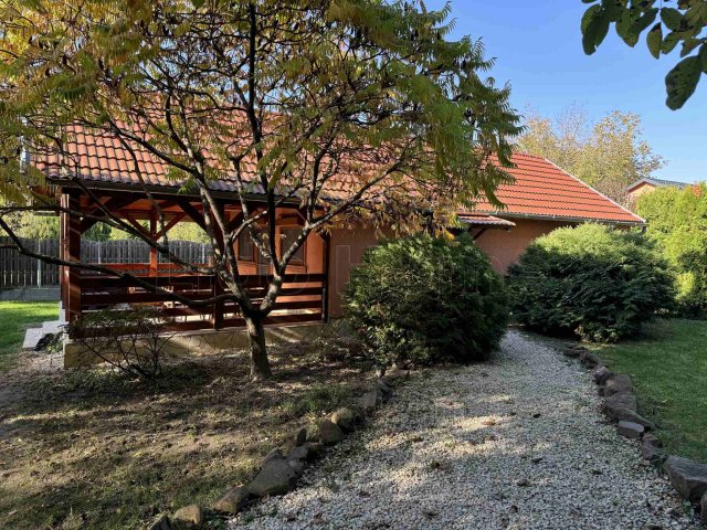 Eladó családi ház, Balatonkenesén 83.9 M Ft, 3 szobás