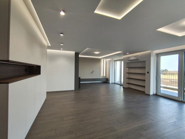 Eladó téglalakás, Győrött 275 M Ft, 4 szobás