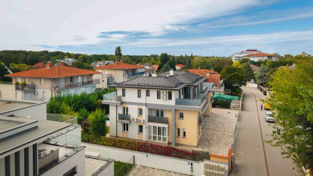 Eladó téglalakás, Siófokon 120 M Ft, 4 szobás