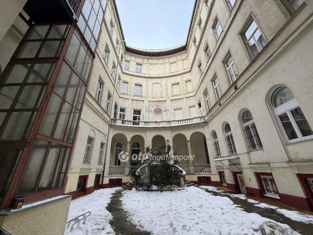 Eladó téglalakás, Budapesten, V. kerületben 78 M Ft, 1+1 szobás