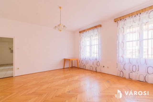 Eladó téglalakás, Szegeden 49.99 M Ft, 2 szobás