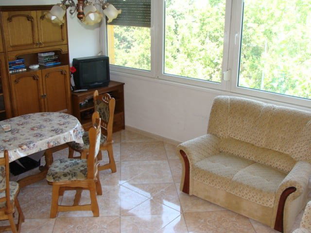 Kiadó téglalakás, albérlet, Pécsett 130 E Ft / hó, 1 szobás